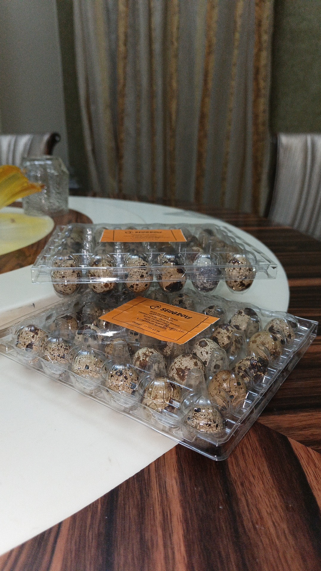 Oeufs de caille frais