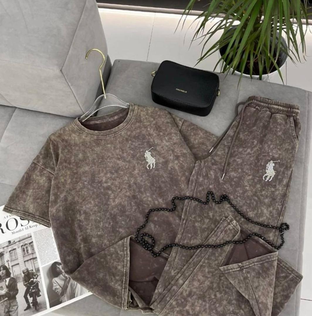 •	Nike noir .Robe femme wax rouge