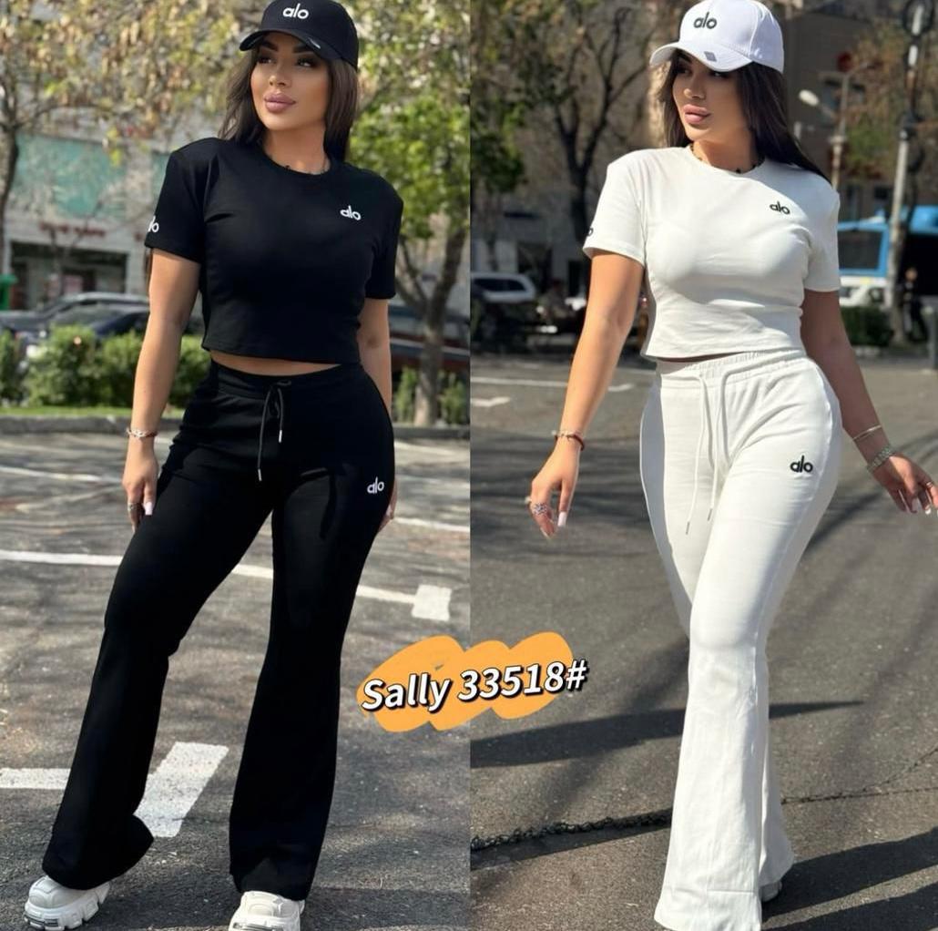 •	Nike noir .Robe femme wax rouge