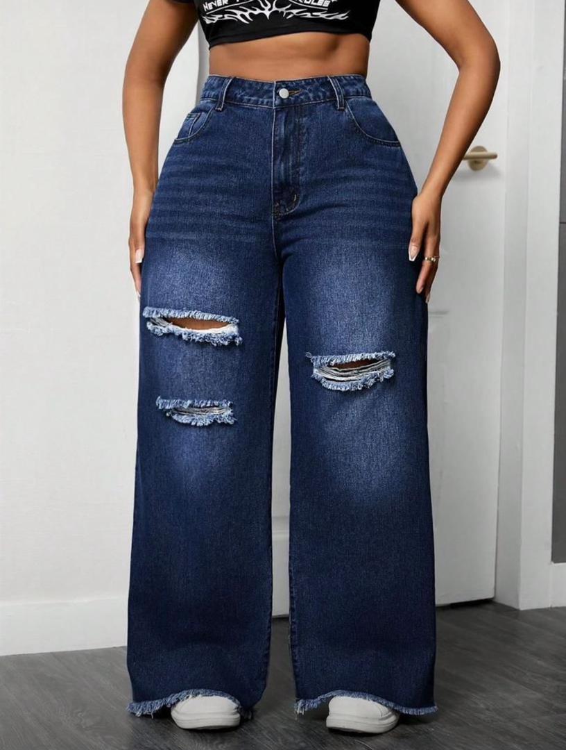 •	Nike noir .Robe femme wax rouge